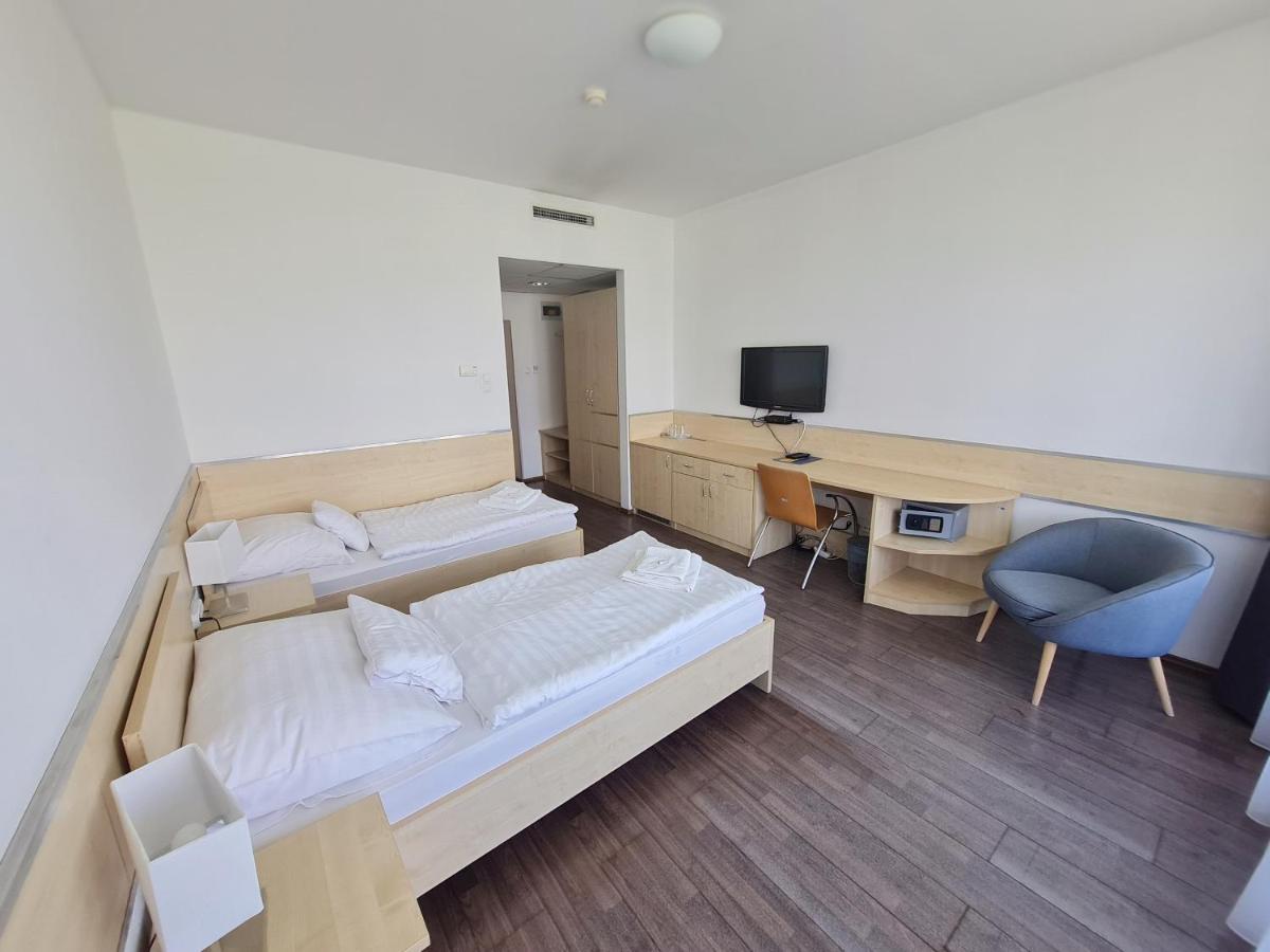 Corner Hotel Angyalfoeld Budapest Eksteriør billede