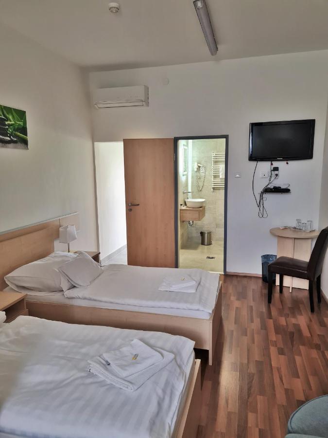 Corner Hotel Angyalfoeld Budapest Eksteriør billede
